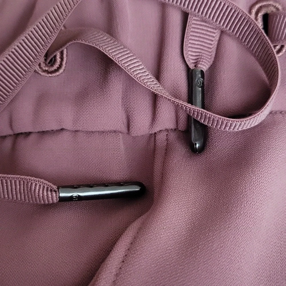 lululemon athletica excellent pre